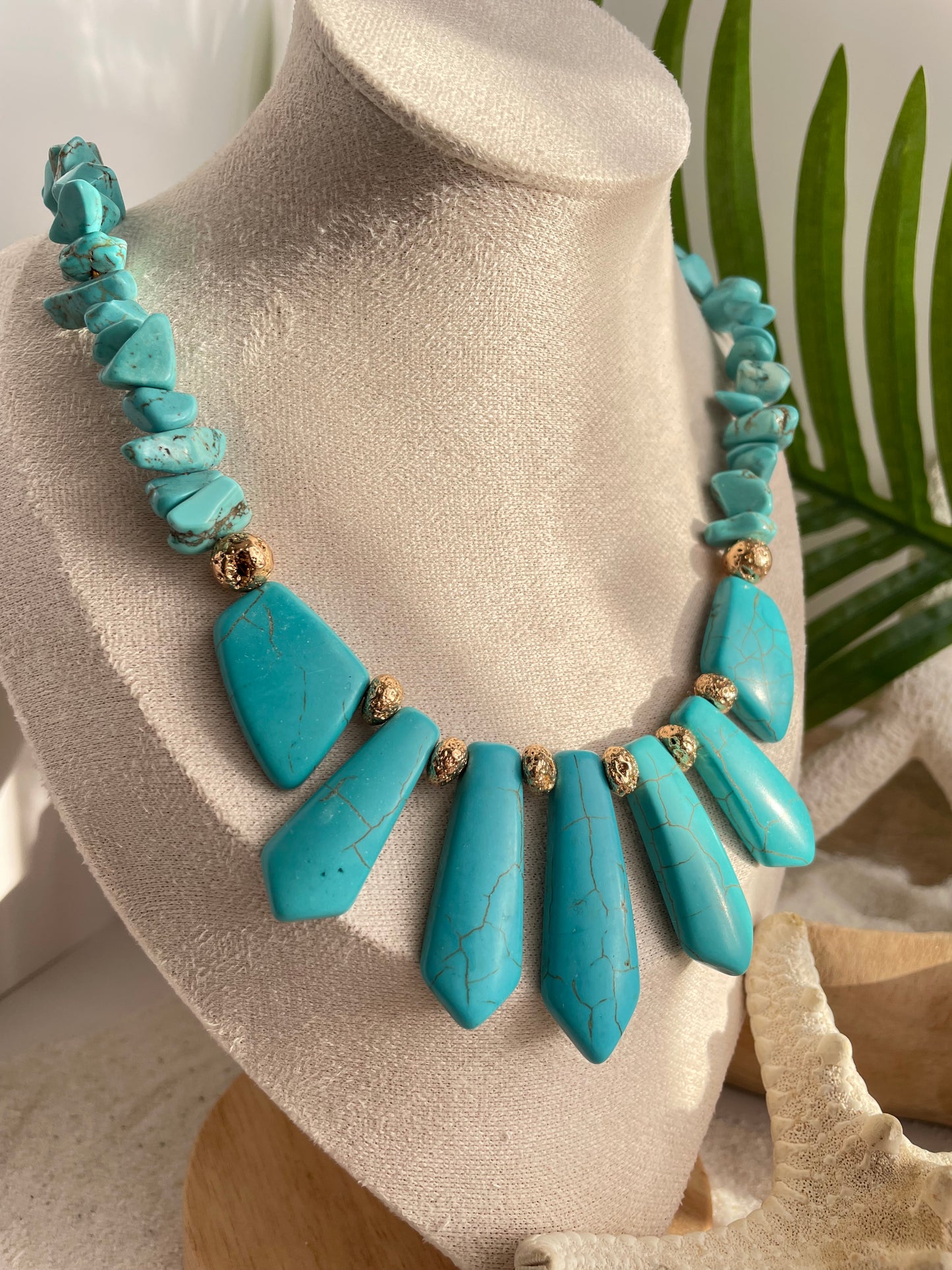Collar “Olas de Tierra” – Turquesa Natural y Piedra Volcánica