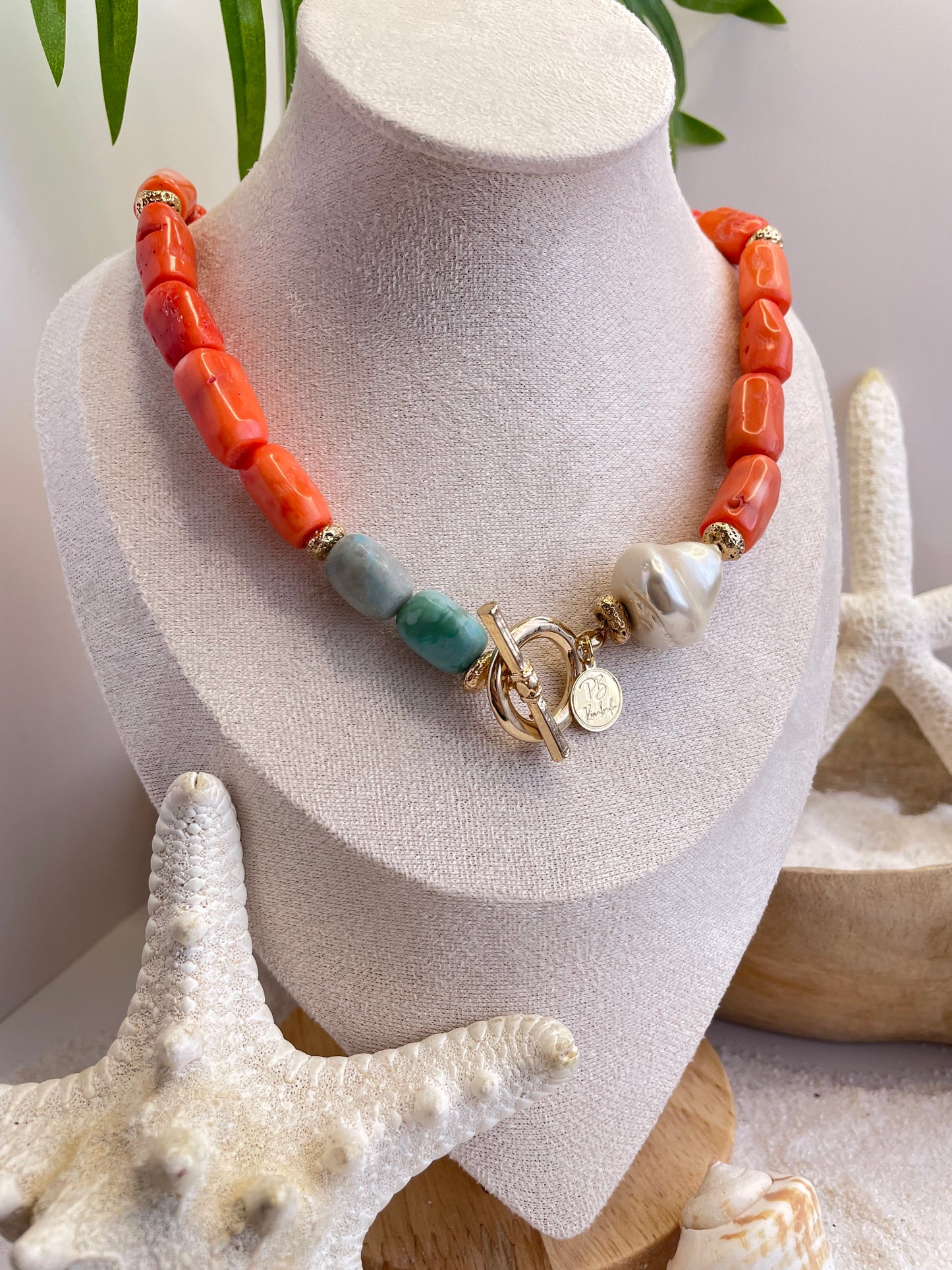 Collar "Alba del Pacífico" – Coral Natural, Amazonita y Perla Barroca