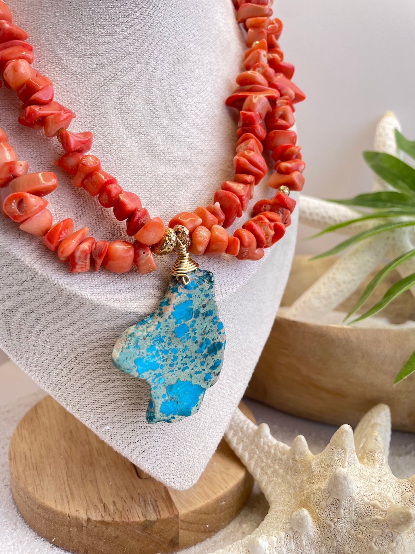 Collar “Fuego del Pacífico” – Coral Anaranjado y Jaspe Imperial
