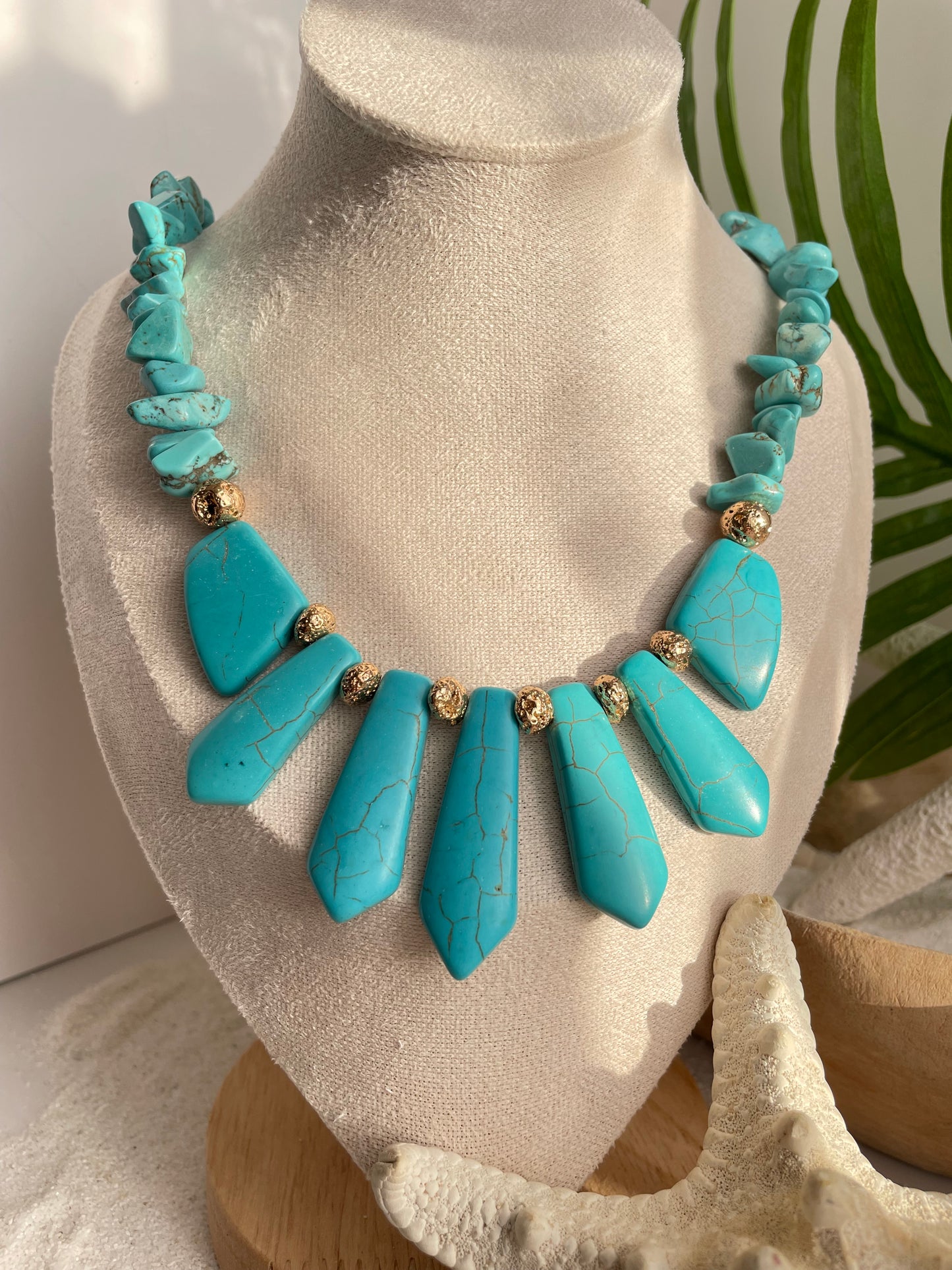 Collar “Olas de Tierra” – Turquesa Natural y Piedra Volcánica