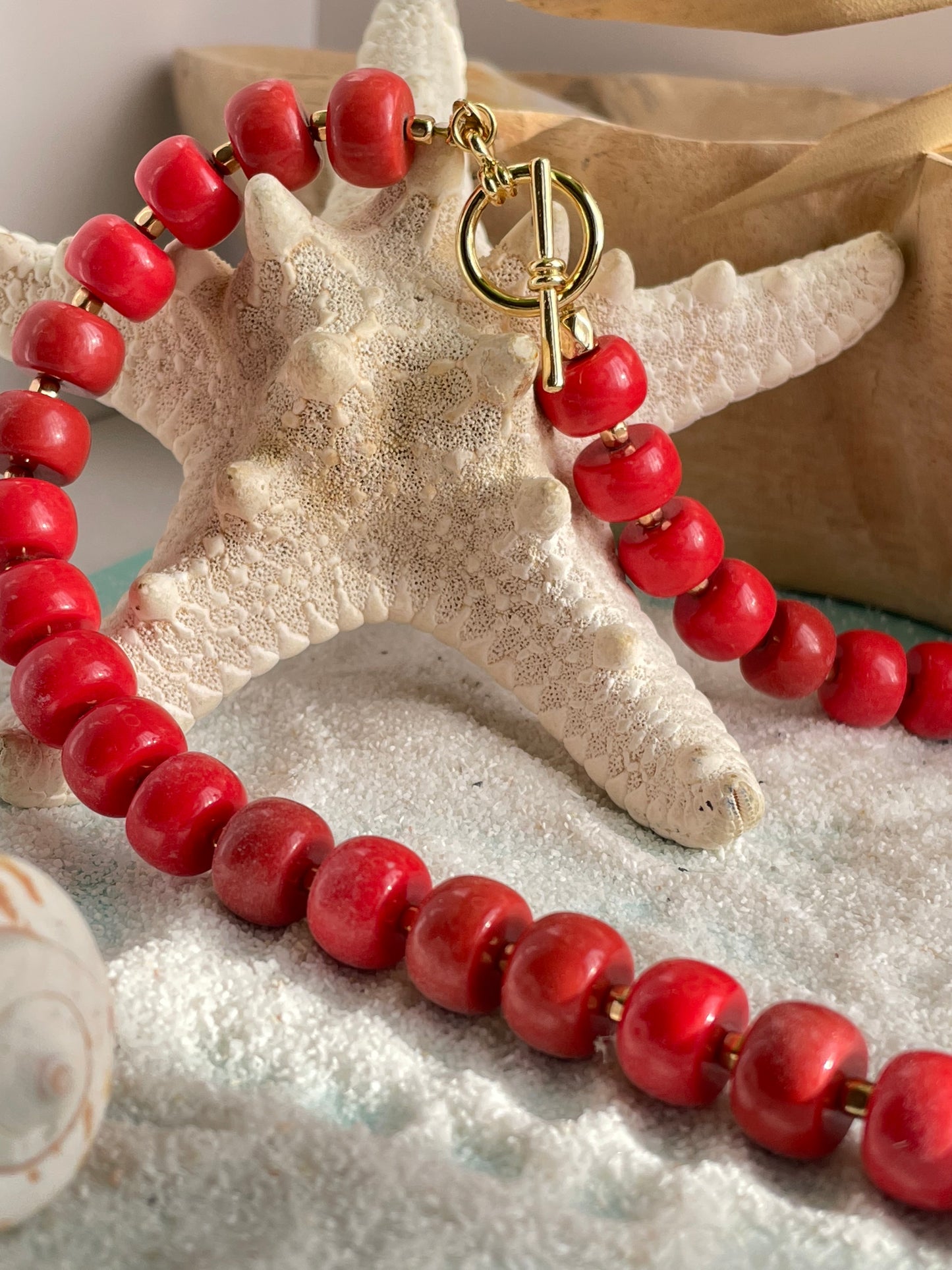 Collar “Luna del Trópico” – Coral Natural y Ágata Dorada