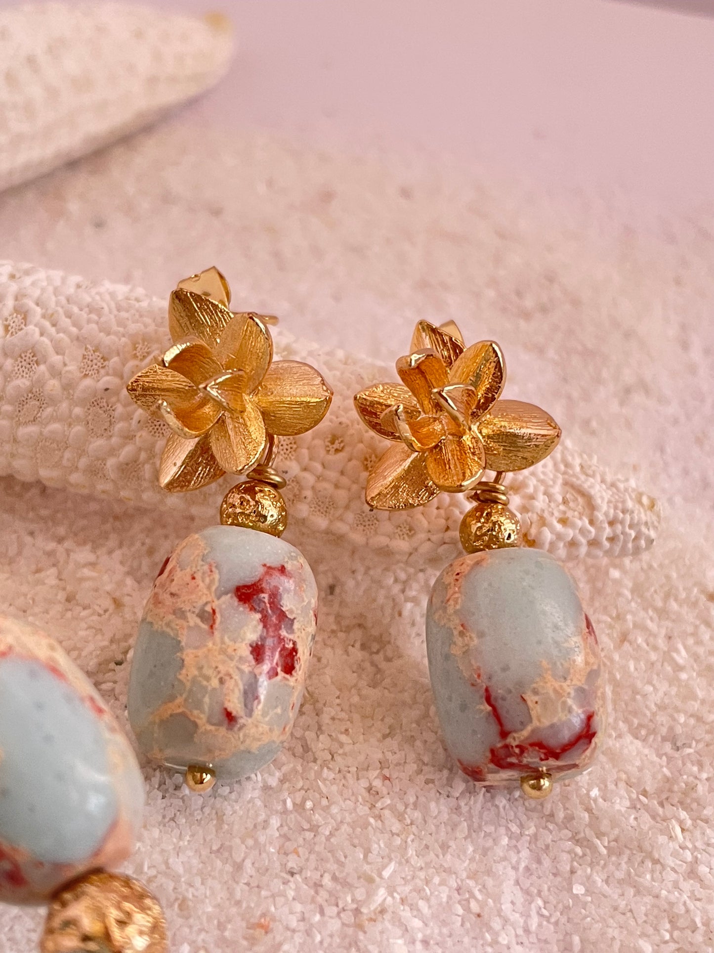 Set "Trevol Imperial"Pulsera y aretes de Jaspe Imperial con baño en oro de 18K