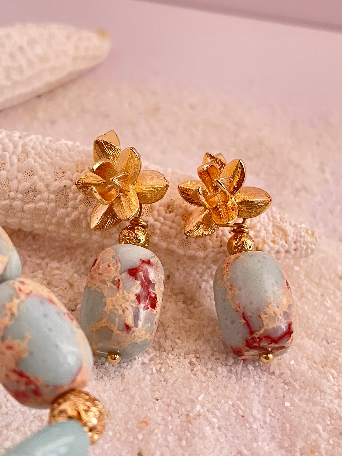 Set "Trevol Imperial"Pulsera y aretes de Jaspe Imperial con baño en oro de 18K